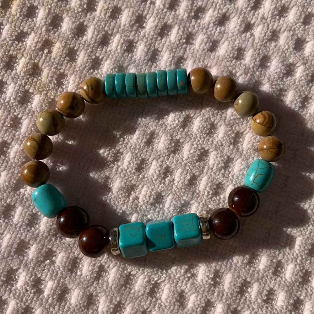 Pretty Faux Turquoise & Faux Jasper Stretch Bracelet